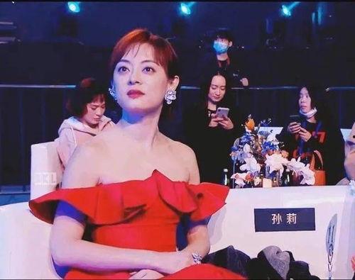 娱乐圈星光大赏变大型吃瓜现场,明星红毯风云,CP粉狂欢时刻 第1张 娱乐圈星光大赏变大型吃瓜现场,明星红毯风云,CP粉狂欢时刻 第1张