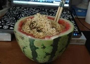 吃瓜娱乐校园,揭秘吃瓜娱乐背后的校园生活 第2张 吃瓜娱乐校园,揭秘吃瓜娱乐背后的校园生活 第2张