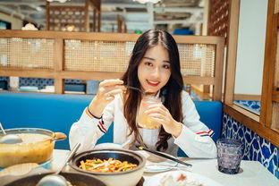 娱乐吃瓜酱青岛,吃瓜文化新潮流的街头演绎  第2张