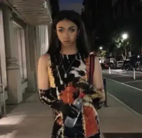 娱乐吃瓜头像女,潮流与个性的完美融合  第2张