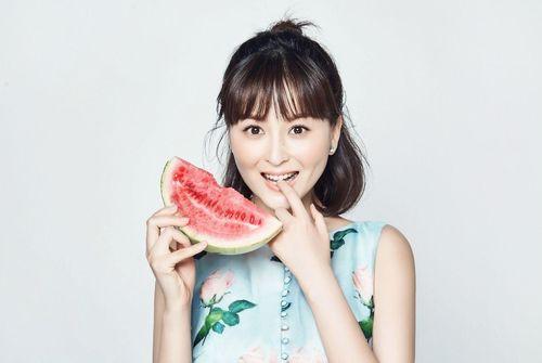 娱乐圈十大吃瓜女星,揭秘幕后故事与八卦风云 第1张 娱乐圈十大吃瓜女星,揭秘幕后故事与八卦风云 第1张