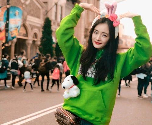 娱乐吃瓜女孩,揭秘吃瓜女孩的欢乐盛宴 第2张 娱乐吃瓜女孩,揭秘吃瓜女孩的欢乐盛宴 第2张