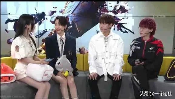 娱乐吃瓜明星团,明星团吃瓜大揭秘 第2张 娱乐吃瓜明星团,明星团吃瓜大揭秘 第2张