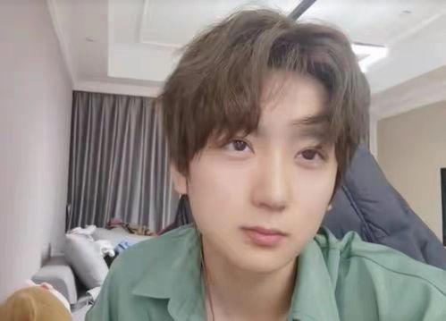 主播娱乐吃瓜,揭秘娱乐圈幕后故事  第1张