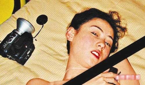 裹头巾娱乐圈八卦吃瓜博主,裹头巾博主揭秘幕后八卦  第1张