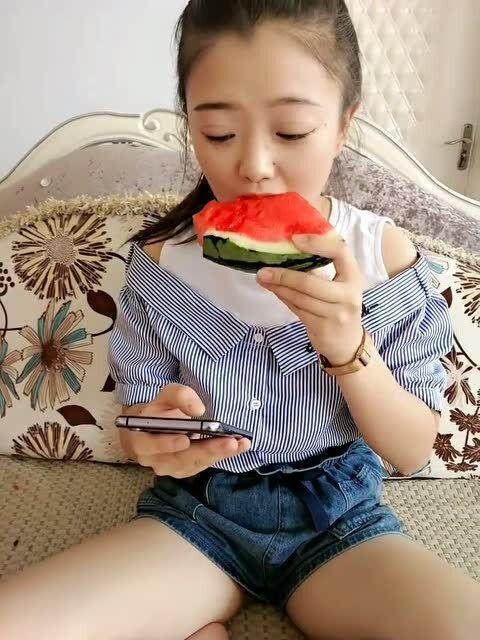 娱乐吃瓜小姨,小姨带你吃瓜，一网打尽明星幕后故事  第2张