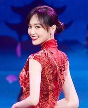 吃瓜娱乐唐嫣,瓜田里的甜蜜女王  第2张