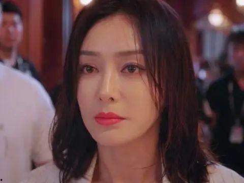 娱乐吃瓜少女圈,揭秘吃瓜少女们的热门话题与幕后故事  第2张