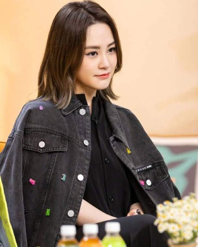 娱乐吃瓜女主角,揭秘吃瓜女主角的逆袭之路  第1张