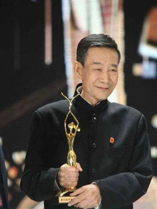 娱乐吃瓜老戏骨,揭秘老戏骨的吃瓜传奇  第1张