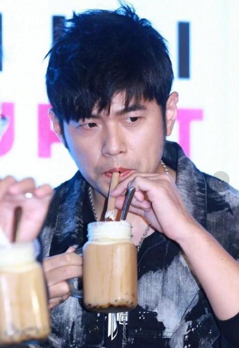 吃瓜娱乐圈周杰伦是谁的粉丝,揭秘娱乐圈“吃瓜群众”的偶像情缘  第1张