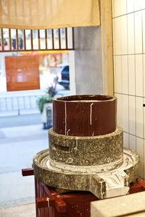 娱乐吃瓜君石磨,娱乐吃瓜君的美食探索之旅  第3张