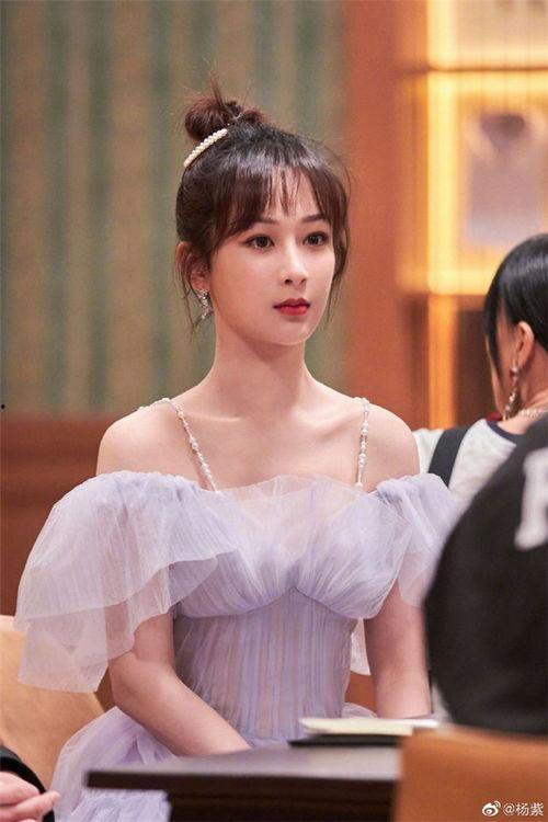 杨紫娱乐吃瓜,幕后真相曝光  第1张